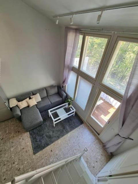 Viihtyisä huvila saunalla Korpilammella Apartment in Uusimaa