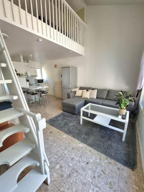 Viihtyisä huvila saunalla Korpilammella Apartment in Uusimaa