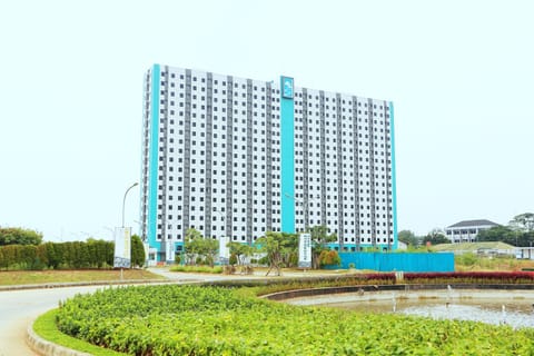Property building, Day, Garden, Garden view