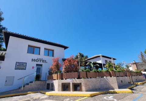 Property building, Restaurant/places to eat, Facade/entrance