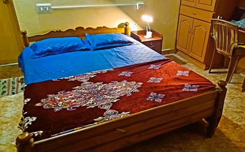 Bed, Photo of the whole room, Bedroom, wardrobe