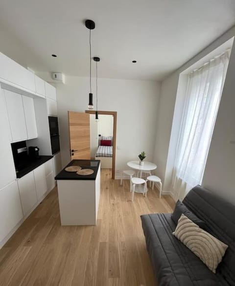 Appartement cosy flat 1 min from Paris Apartment in Charenton-le-Pont