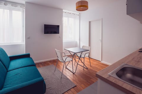 TV and multimedia, Living room, Dining area