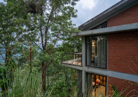Property building, Natural landscape, Balcony/Terrace, Garden view