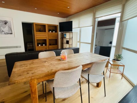 TV and multimedia, Dining area