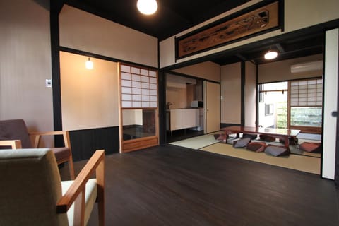 Living room, Photo of the whole room