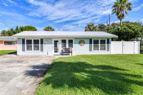 Tropical Escape House in Butler Beach