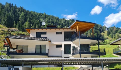 Property building, Facade/entrance, Off site