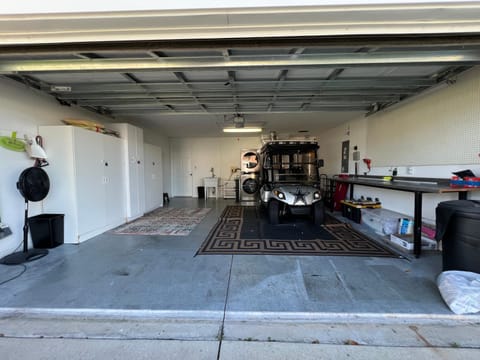 Delia Place Florida Oasis with Private Lanai House in The Villages