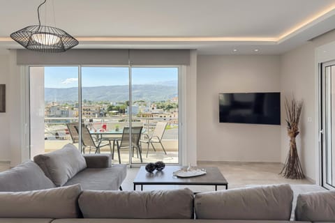 TV and multimedia, Seating area, Mountain view