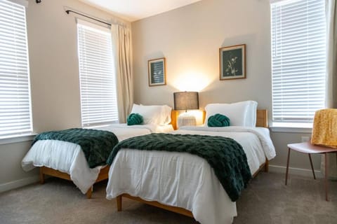 Brand New 3BR 2 BH The Meadow Apartment in Athens