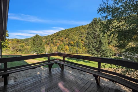Bear Paw Cottage- 12 mins to Seneca Rocks cottage House in Shenandoah Valley