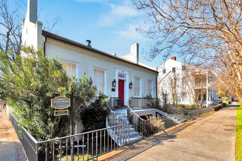 Wilkins Townhouse - 3 Bed, 3 Bath, Walk to Downtown House in Natchez