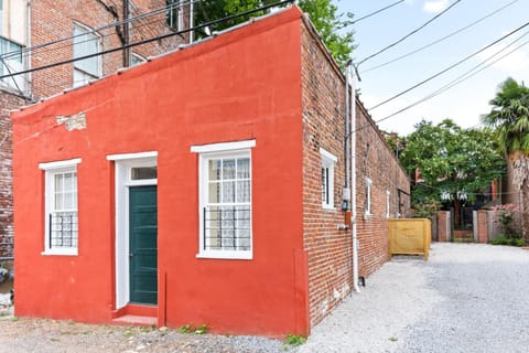 610 Franklin - 5B - 1 Bed, 1 Bath, Heart of Downtown, Washer & Dryer House in Natchez
