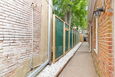 610 Franklin - 5B - 1 Bed, 1 Bath, Heart of Downtown, Washer & Dryer House in Natchez