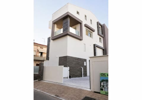 Property building, Day, Neighbourhood, Street view
