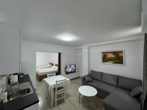 Communal lounge/ TV room, TV and multimedia