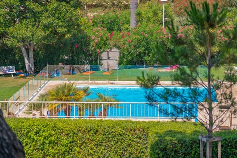 Natural landscape, Garden, Garden view, Pool view, Swimming pool