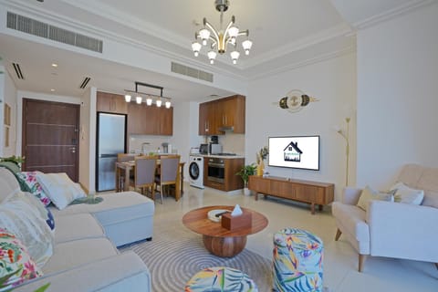 Communal lounge/ TV room, TV and multimedia, Kitchen or kitchenette, Living room, Seating area, Dining area, Evening entertainment