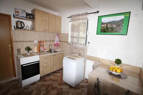 LILY's Peaceful Oasis- BRAND NEW Apartment in Korita, Mljet