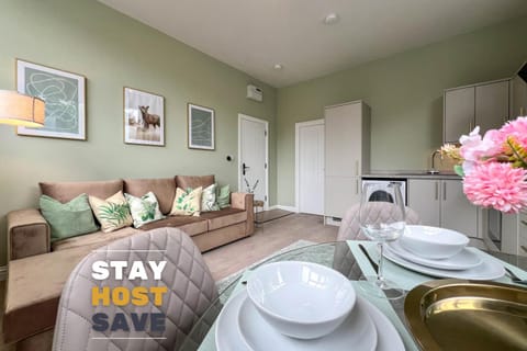 Hanover Apartments - Stylish 1 Bedroom Suites, Sheffield City Centre - Hosted by Stay Host Save Apartment in Sheffield