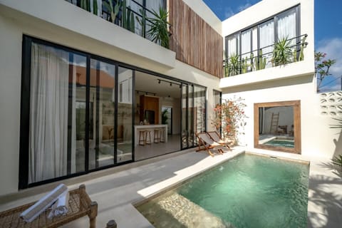 Property building, Pool view, Swimming pool
