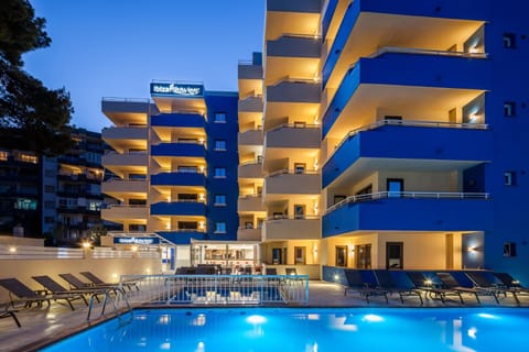 Property building, Facade/entrance, Swimming pool