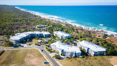 Neighbourhood, Bird's eye view, Beach