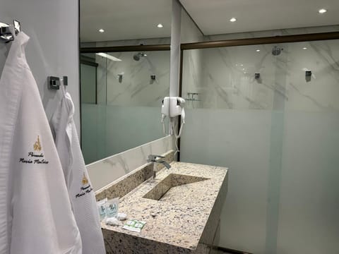 Shower, Bathroom, towels