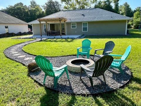 Pensacola Coastal Retreat Near UWF Family-friendly House in Alabama