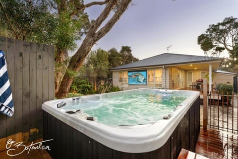 Hot Tub, Swimming pool