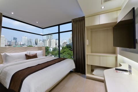 Bed, TV and multimedia, View (from property/room), Photo of the whole room, Bedroom