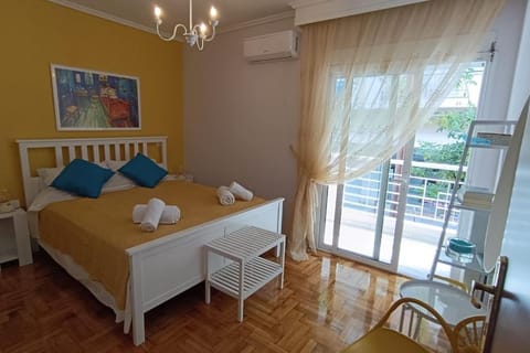 Bed, Photo of the whole room, Bedroom, towels, air conditioner