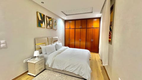 Bed, Photo of the whole room, Bedroom, towels, wardrobe