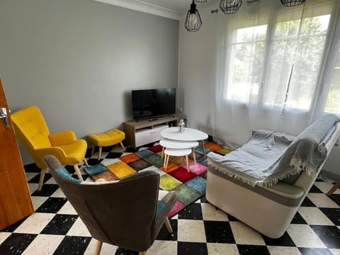 TV and multimedia, Living room, Seating area