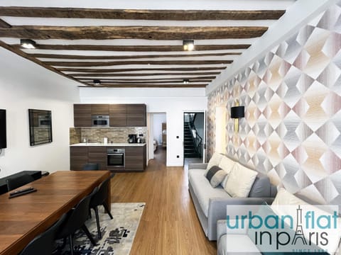 Urban Flat 108 - Classic Parisian 4 BDR Flat Apartment in Paris