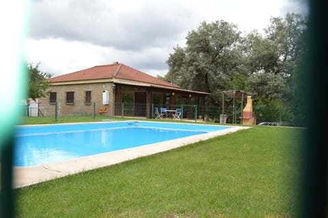 Property building, Garden view, Pool view, Swimming pool