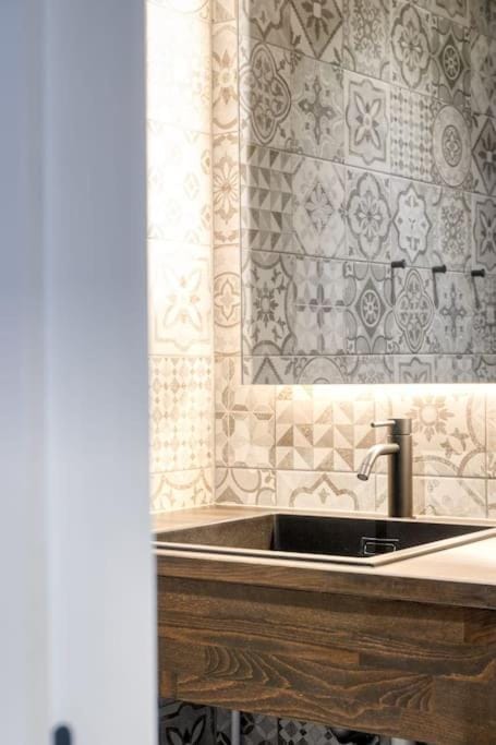 Seaside Haven for 6 with Parking in Knokke Apartment in Knokke-Heist