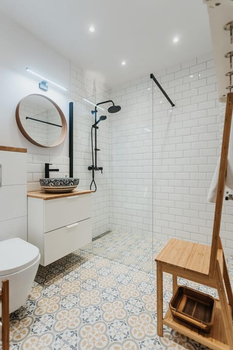 ICE next to the Wawel Castle Free Parking Two Cars Apartment in Krakow