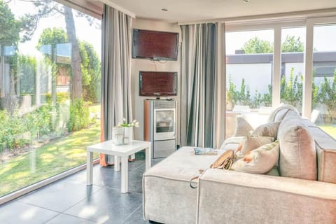 Cozy Retreat in Charming Holiday Park House in Middelkerke