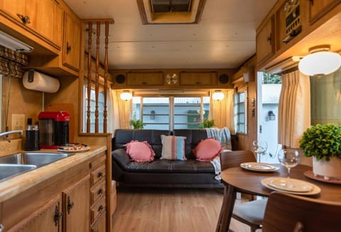 Beach Get Away Fabulous Vintage Trailer House in Grayland
