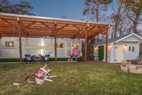 Beach Get Away Fabulous Vintage Trailer House in Grayland