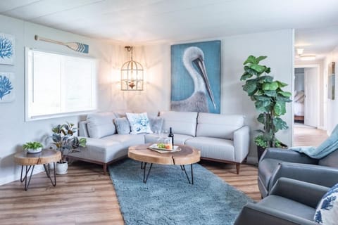 Cozy and Stylishly-Walk To The Beach - Sleeps 5 House in Grayland