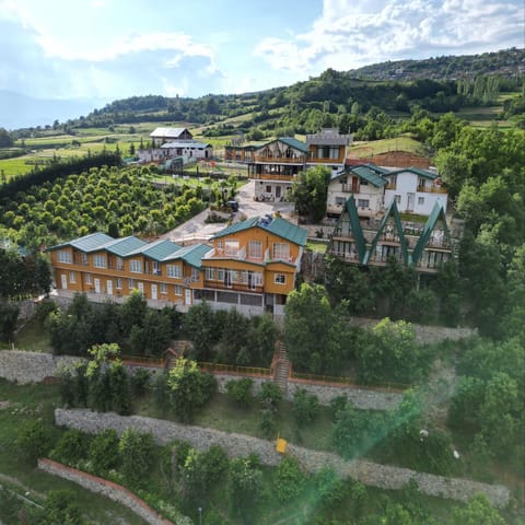 Property building, Bird's eye view, Mountain view