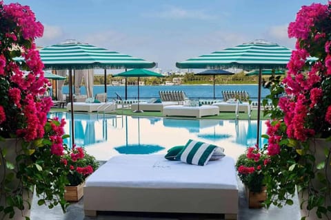 Spring, Day, Garden, Pool view, Swimming pool, sunbed, towels