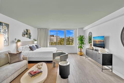 1100 West South Beach Lux Waterfront Studio Apartment in South Beach Miami