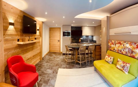 Kitchen or kitchenette, Living room