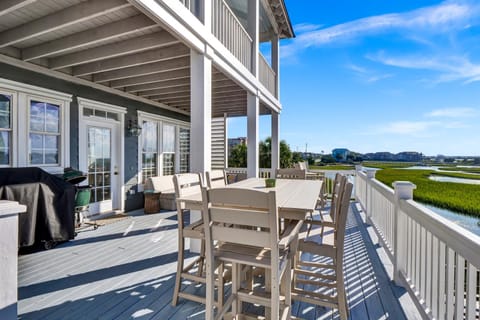 Sunset Seclusion by Sea Scape Properties House in Wrightsville Beach