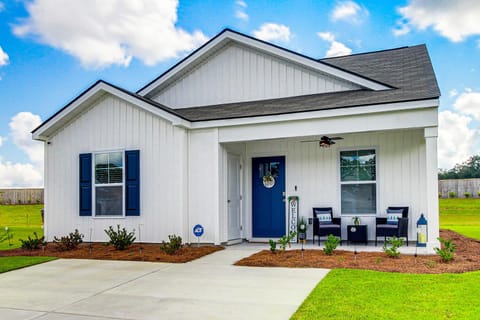 Brand-New Savannah Area Home 15 Mi to Dtwn! House in Port Wentworth