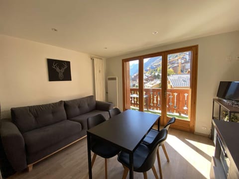 Bed, furniture, kitchen